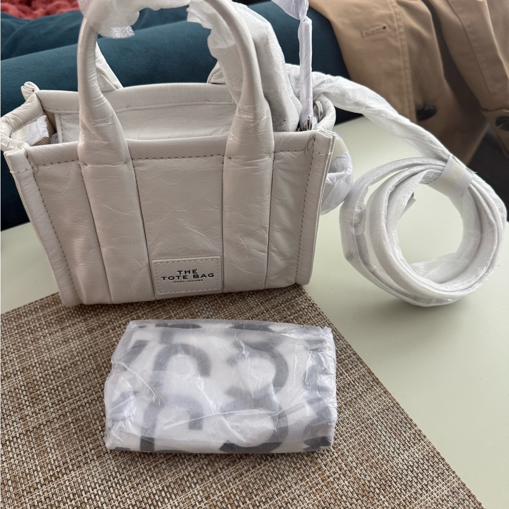 Marc Jacobs The Tote Bag Mini in white leather NWT